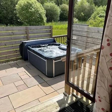 Wild Oats 17 - Yellowtop Country Park - Hot Tub - Yorkshire