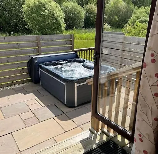 Wild Oats 17 - Yellowtop Country Park - Hot Tub - Yorkshire