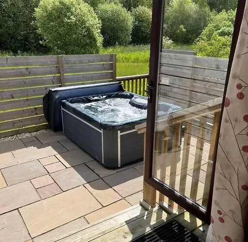 Wild Oats 17 - Yellowtop Country Park - Hot Tub - Yorkshire