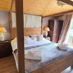 Wild Oats 17 - Yellowtop Country Park - Hot Tub - Yorkshire Vila York