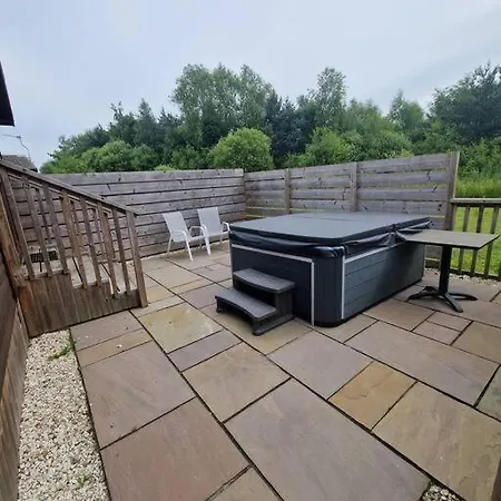 Wild Oats 17 - Yellowtop Country Park - Hot Tub - Yorkshire Villa York
