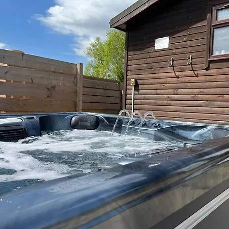 Wild Oats 17 - Yellowtop Country Park - Hot Tub - Yorkshire Villa